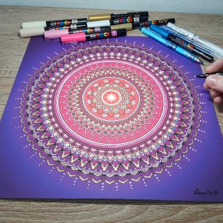 🎨 Už jste si někdy chtěli zkusit namalovat vlastní mandalu, ale nevěděli jste, jak začít? Mám pro vás dobrou zprávu. 👉...